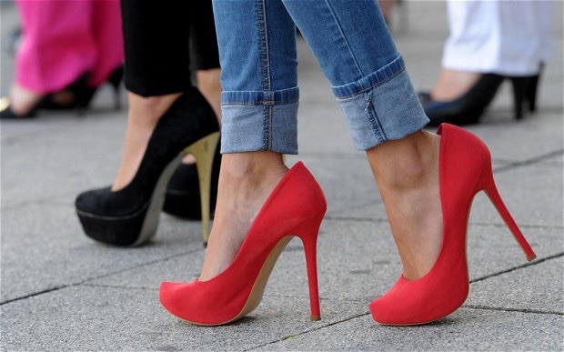 whiteblackfoto:  We’ll be lookin flashy in my red stilettos …