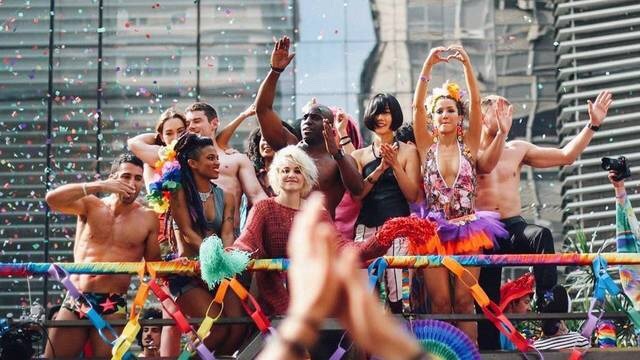 commongayboy:#RenewSense8 https://bit.ly/RenewS8