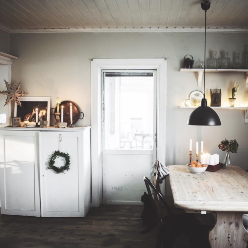 oldfarmhouse:Rustic design http://instagram.com/angelica_rosengren