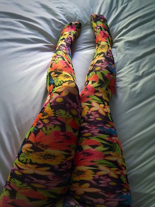 I bought these fun floral tights for Ororo before I left for my business trip. She sent me these pic
