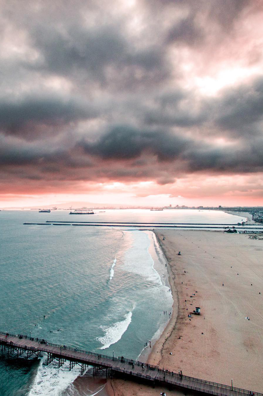 banshy:  Seal Beach Pier // Ryan Longnecker 
