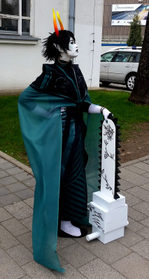 pinkcuttlefish:  Finally adding my Dolorosa cosplay here! I’m so proud of the final effect! I worked really hard together with @steamshade (my Dualscar) ;v; 