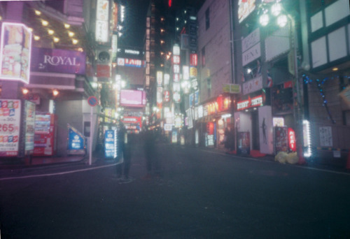 tsuyoshi-m: peeping through pinholes “Kabukicho at night #2”  