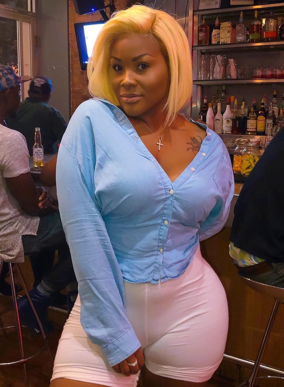 kingjazziedad:  DeliciouslySexy. Curvy. BootiDelicious Mami… Ms ‘Delish’ BiancaShow…..