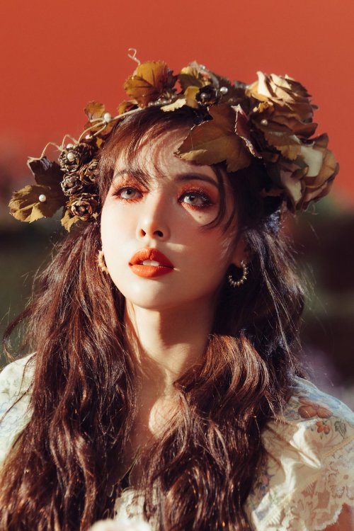 fyhyunah: HYUNA ‘FLOWER SHOWER’ BTS / 191105