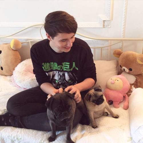 sexualphil:phil always takes the best pictures of dan