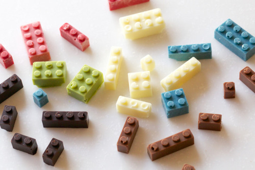 Next level playing with food. Chocolate Lego by Akihiro Mizuuchi