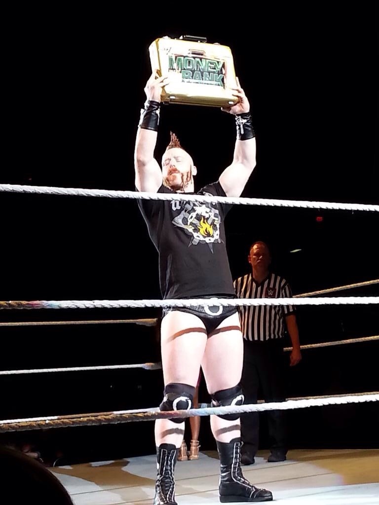 omgsheamus:  I’m talkin bout sex baby, I’m talkin bout you and me 🎵😉