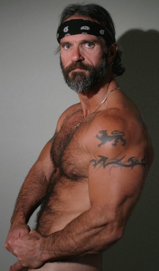 planesdrifter:  Follow planesdrifter: trueTHAT if you’re an admirer of older, hairy