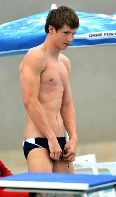 swim-fever:  http://swim-fever.tumblr.com/