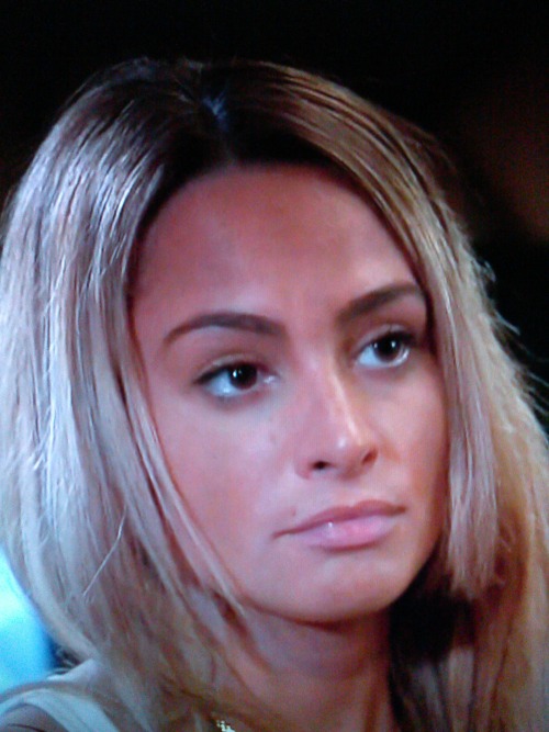 grindhousetheater:  Hot bartender, Jolene from 5th & Vine, formerly Rhythm & Brews, Staten Island NY. #BarRescue