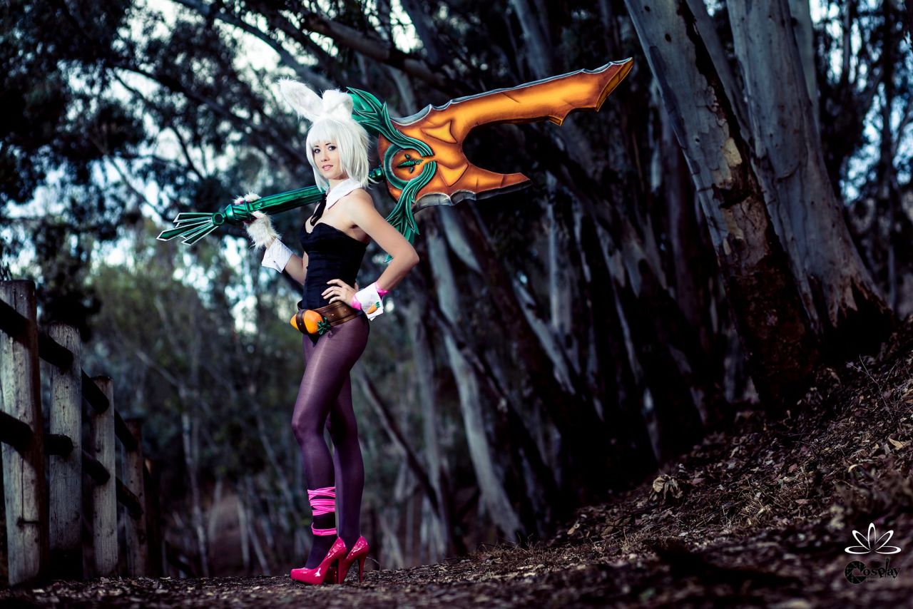 RunDevinRun Cosplay - Riven (Battle Bunny Version) - Cosplay - League of  Legends