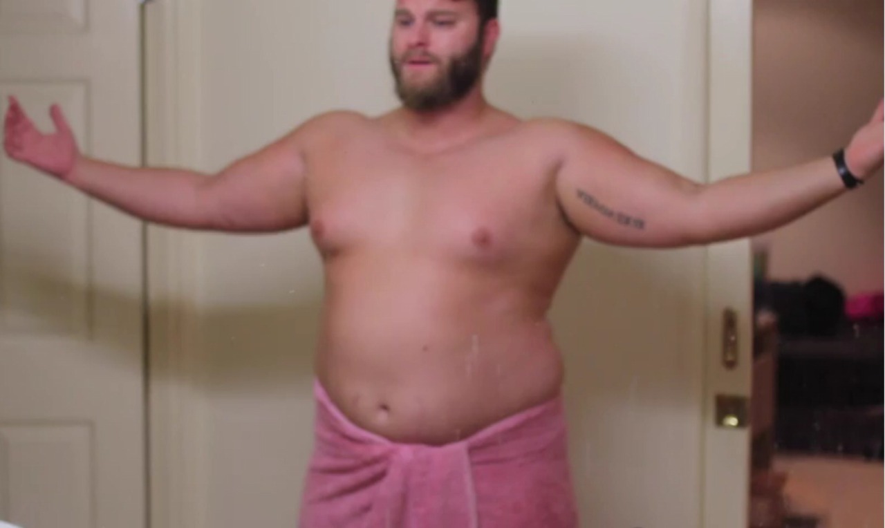 fatguyworld:  Sim mo admiring his stretch marks and big moobs. Sexy porker.