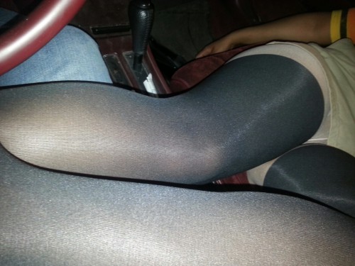 wakuder:New patterned pantyhose as a stocking before work. So hot to me. I want to go home and get w