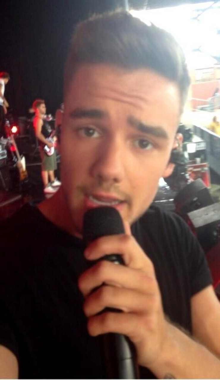 musiclover-1d:  Whata selfie