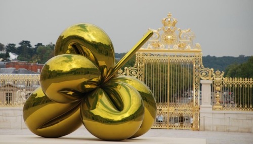 contemporary-art-blog - Jeff Koons in Versailles, 2009