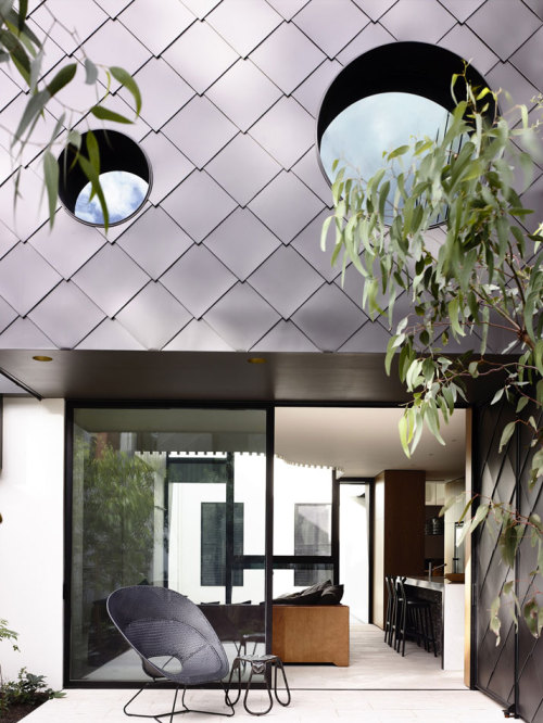{Evoking memories of form, colour, texture and light that are typically tied to Asian influences, Ke