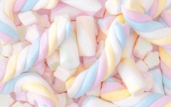 from: naeun msg: it's white day and i'm giving you this candy for today ! hoping it made you happy ! ( ˶ˆᗜˆ˵ )