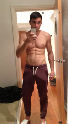 cumslutnyc:  This hot fucker is a whole package. Like, share, follow @ www.cumslutnyc.tumblr.com