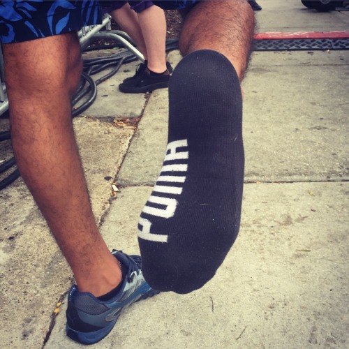 pasockboys: yngrawcumdump: ….I’ll sniff a hot guys socks right out in the open on the streets of Chi