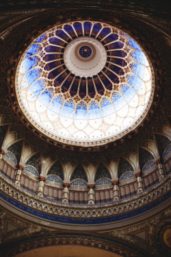 colorilluminatesweareshining:  Szeged Synagogue,