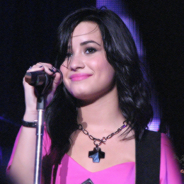 like or lovatodirrty
