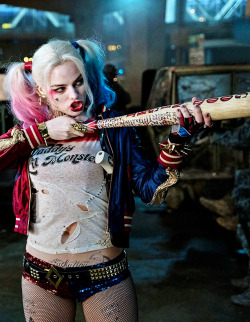 ericscissorhands:  “Harley Quinn, nice to meetcha! Love your perfume. What is that? Stench of Death?” | Suicide Squad (2016) 