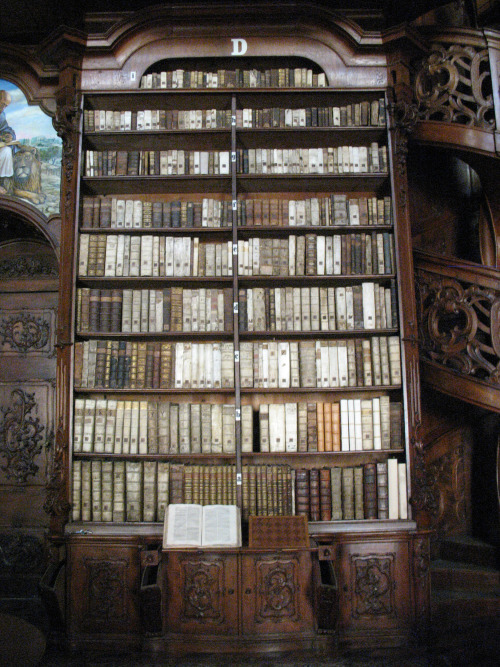 speciesbarocus: Library of the Catholic Seminar in Budapest, former monastery of the Order of St. Pa
