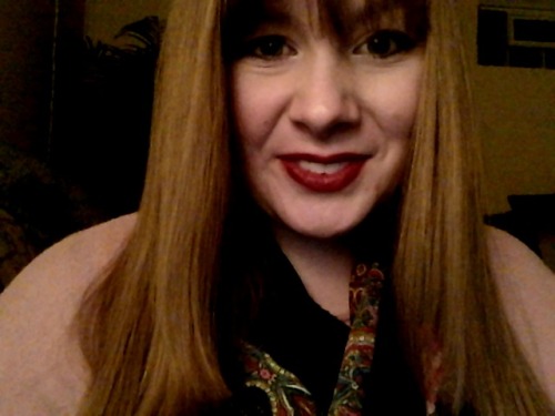 goldenflowersinmyhair:  SELFIE PARTY  HEY BOO YOU LOOK CUTE