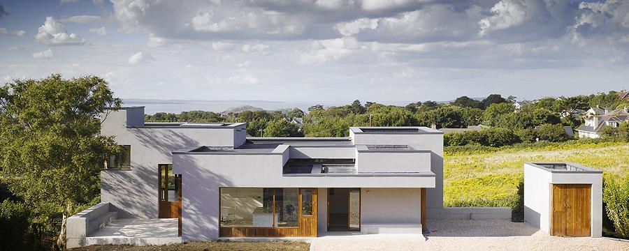 archatlas:    Gray House O’Donnell + Tuomey Architects  The varying roof levels