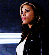 ciarareneesource:Kendra Saunders in “Pilot, Part 1″