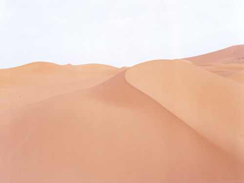 tmpls:  lucatombolini:LS V: journey (second part) New series out now on www.lucatombolini.net .. Moroccan desert, last summer…  Looks like a woman’s body. Gorgeous.