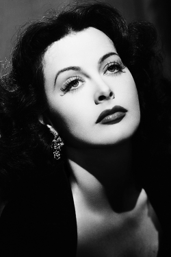 vintagegal:  &ldquo;The same evening I had dinner at Hedy Lamarr’s. Framed by mountains, her wooden house evoked her native Austria. There, on her terrace, which seemed to float over the canyon, she appeared, dressed in red, her black hair flowing.
