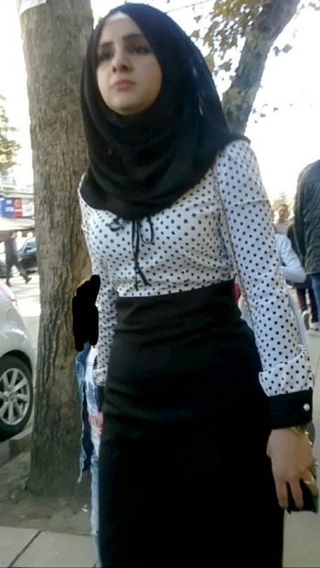 slutshoejabi:       Biggest hijabi ass 