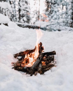 upknorth: Winter air infused with campfire.