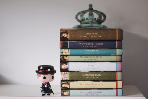 momento-exato:4.100 books by Honey Pie! on Flickr.