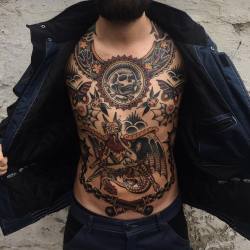 dubuddha-tattoo:  by   Tato Toby   http://www.dubuddha.org/category/traditional_tattoo/ 