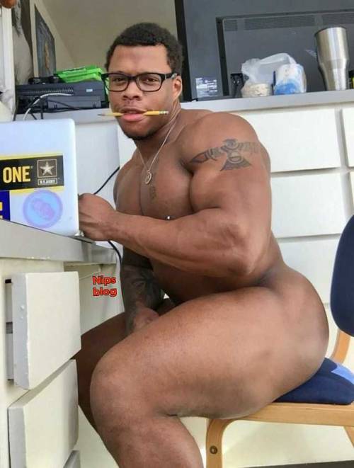 jdmw30: theoriginallowkeyfreak: nipsontap: Kevin studies hard and plays harder HE IS EVERYTHING Boi 