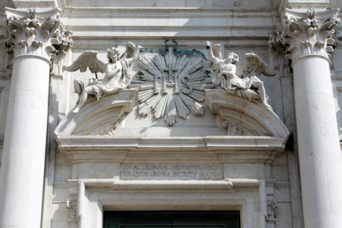 echiromani:The facade of the Church of Santa Maria Assunta, called I Gesuiti, after the Jesuits who 