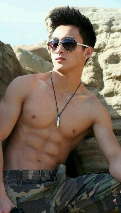 curiousflipboi:  asianmenetc:  See more @ http://asianmenetc.tumblr.com  sonnie nye