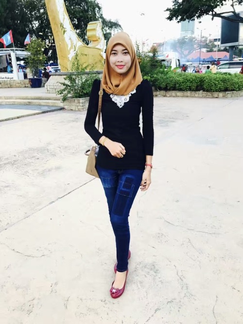 awekmelayucomel: nurulnadirah97: Nurul Nadia padu