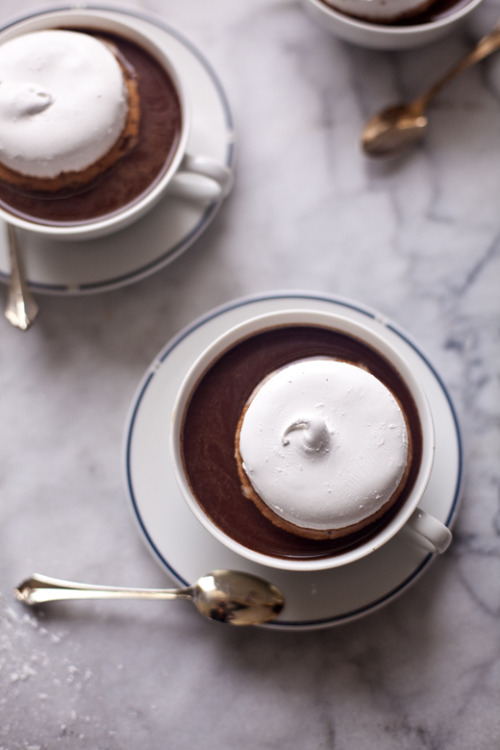 confectionerybliss:Hot Chocolate + Marshmallow Fluff | Zoe Bakes