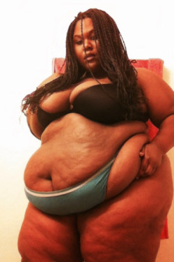 blackbbwonly:  Belly Monster   Where is this beauty at?
