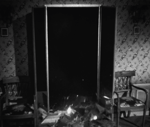 rhera:“I’ll give you the secret of secrets. Mirrors are the doors through which Death comes and goes