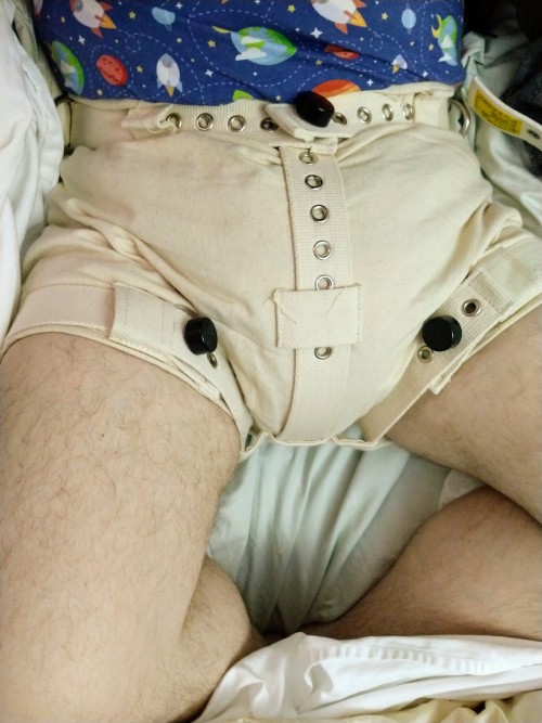 XXX ind247:  How thick the locked on pants looked photo