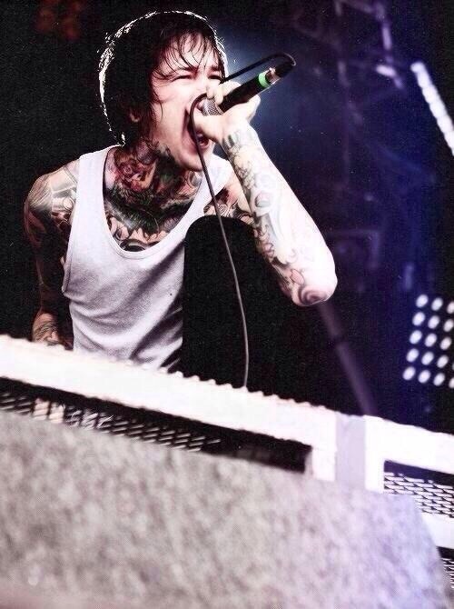 sleepingwiththeveilatsix:  happy birthday mitch, rest in peace dude; you won’t