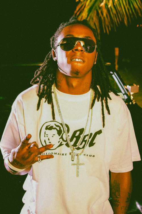 strappedarchives:Lil Wayne during the video shoot for “Bobby V - Tell Me (feat. Lil Wayne)” in Miami