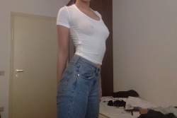 sexysexnsuch:  mayahoelivia:  current aesthetic: 90s milf  Those mom jeans, mmmm lol. The shirt definitely makes up for it though -J