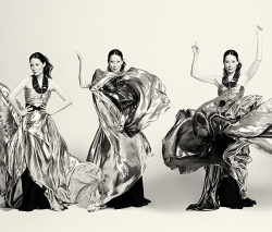 krungy:  Lucy Liu photographed by Brian Bowen