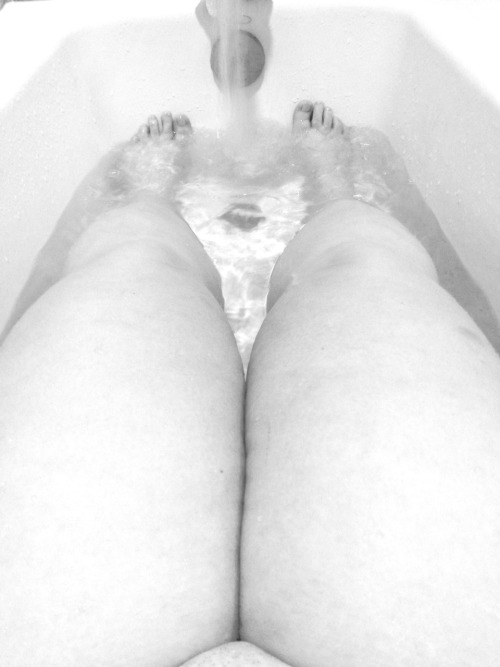 ambiguousbrunette:  As promised! Took a bath, but then couldn’t help but touch myself during and after! ;)